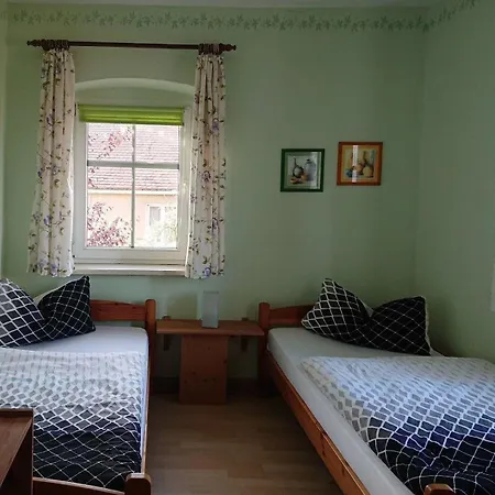 Holiday home Mit Garten, Weinlaube Und Aussenpool Grimma