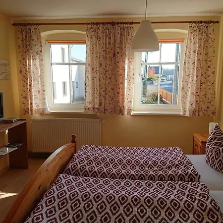 Holiday home Mit Garten, Weinlaube Und Aussenpool *