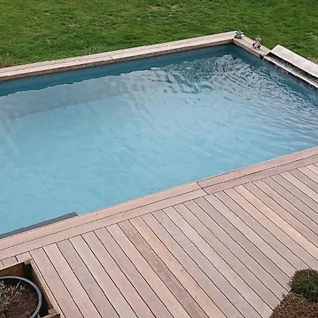 Mit Garten, Weinlaube Und Aussenpool Holiday home Grimma